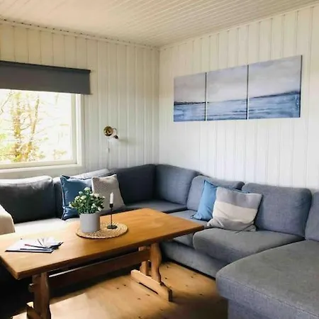 Feriehus Cottage, Boat, Spa, Private Dock,