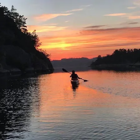 Cottage, Boat, Spa, Private Dock, * Lillesand