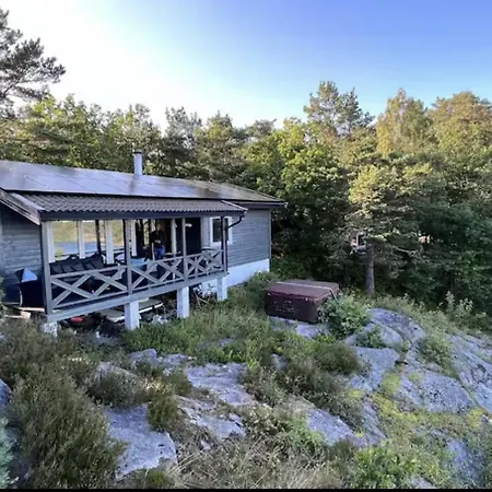 Cottage, Boat, Spa, Private Dock, Holiday home *