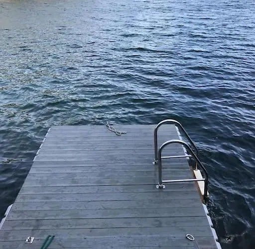 Prázdninový dům Cottage, Boat, Spa, Private Dock,