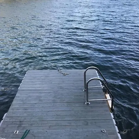 بيت للعطل Cottage, Boat, Spa, Private Dock,