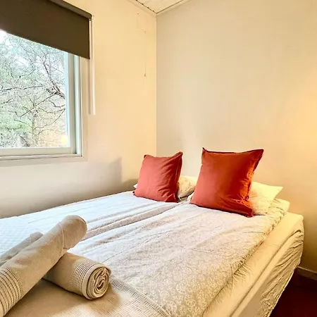 Cottage, Boat, Spa, Private Dock, بيت للعطل ليلسلاند
